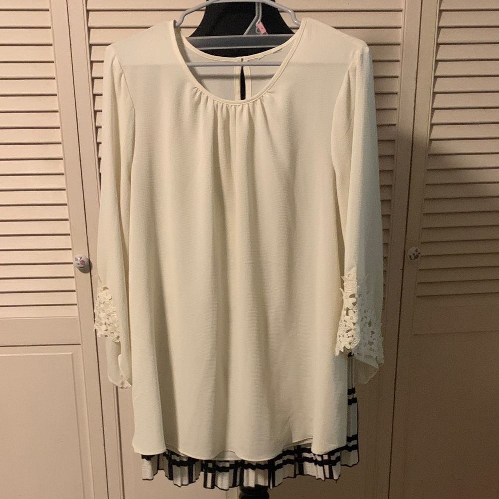 Elegant Cream Long Sleeve blouse and skirt. Dc